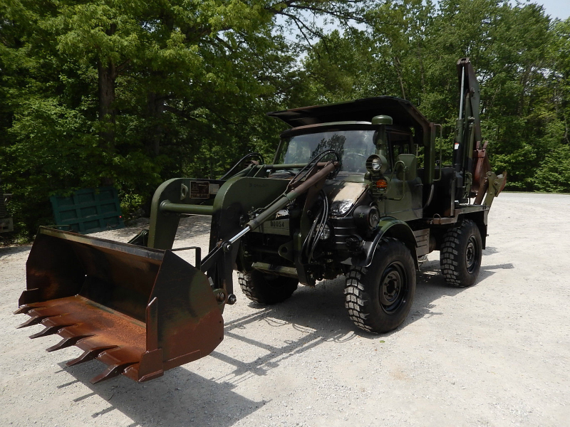 Illustration for article titled Freightliner, CASE, & Mercedes Make The Ultimate Construction Unimog